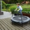 EXIT TOYS EXIT Tiggy Junior Trampolin Mit Bügel ø140cm - Schwarz/grau -Garten Spielzeug Laden 10007500 a exittoys lifestyle