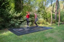 Im Boden Verankertes Trampolin Dynamic Groundlevel Sports Exit Toys Schwarz, Ab 14 Jahren, Gewicht 128 Kg, Tragkraft 130 Kg 17 Im Boden Verankertes Trampolin Dynamic Groundlevel Sports Exit Toys Schwarz, Ab 14 Jahren, Gewicht 128 Kg, Tragkraft 130 Kg -Garten Spielzeug Laden 10898400 g exittoys trampolina 1 1