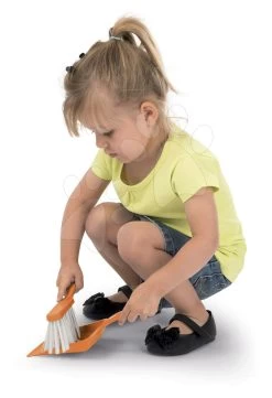 Kindertischset KidTable Blau Smoby Mit Zwei Tischen Mit UV-Filter Und Einem Besen Mit Schaufel -Garten Spielzeug Laden 330313 c smoby upratovanie