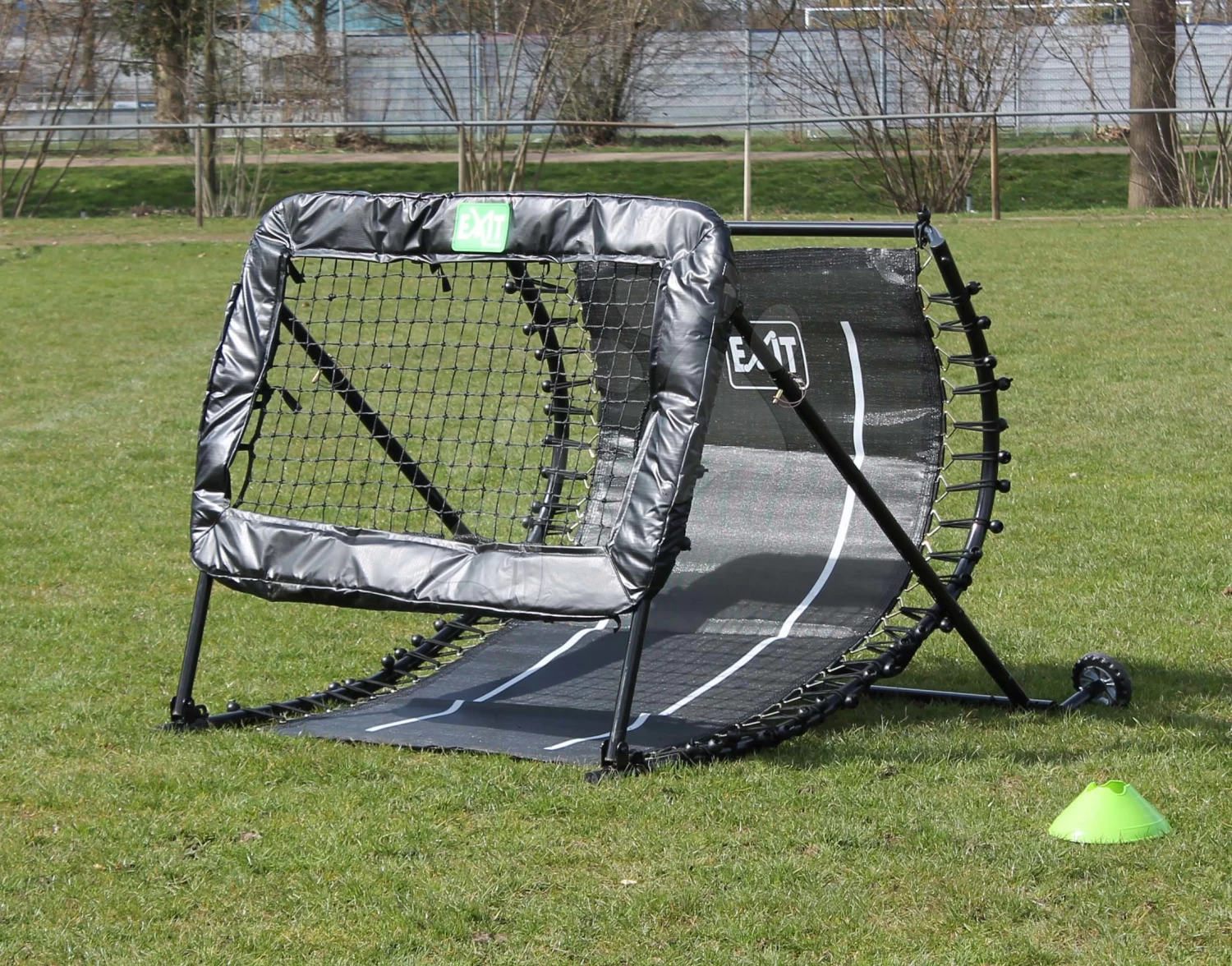 EXIT TOYS EXIT Kickback Fußball Rebounder 124x90cm 3 EXIT TOYS EXIT Kickback Fußball Rebounder 124x90cm
