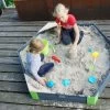 EXIT TOYS EXIT Aksent Holzsandkasten Sechseckig 160x140cm 2 EXIT TOYS EXIT Aksent Holzsandkasten Sechseckig 160x140cm -Garten Spielzeug Laden 52058000 b exittoys lifestyle