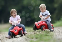 Set Picknicktisch Mit Zwei Stühlen KidChair Smoby Und New Bobby Rutscher Mit Hupe Ab 24 Monaten -Garten Spielzeug Laden 800056200 l big odrazadlo 1