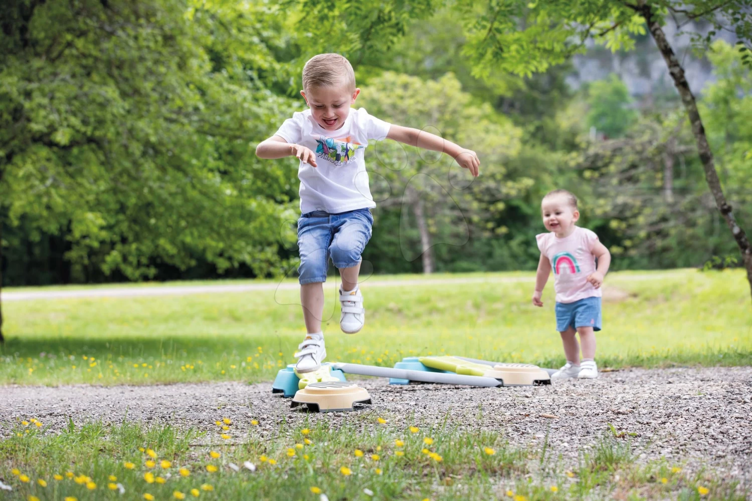 Abenteuerstrecke Adventure Course Smoby 4 Gehwege Und 4 Stützpunkte Für Die Entwicklung Der Motorischen Sinne Der Kinder Ab 24 Monaten SM840400 17 Abenteuerstrecke Adventure Course Smoby 4 Gehwege Und 4 Stützpunkte Für Die Entwicklung Der Motorischen Sinne Der Kinder Ab 24 Monaten SM840400 – Bild 15
