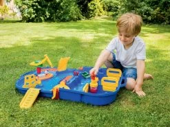 Set Sandkasten Schmetterling Smoby Mit Wasserdüse Und Wasserstraße LockBox Mit Segelbooten -Garten Spielzeug Laden 8700001516 i aquaplay draha