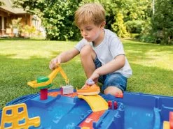 Set Sandkasten Schmetterling Smoby Mit Wasserdüse Und Wasserstraße LockBox Mit Segelbooten -Garten Spielzeug Laden 8700001516 l aquaplay draha