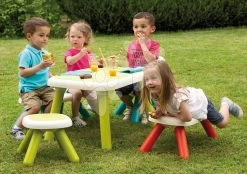 Kindertischset KidTable Blau Smoby Mit Zwei Tischen Mit UV-Filter Und Einem Besen Mit Schaufel -Garten Spielzeug Laden smoby lifestyle 880401 880302 880303 880201 880102 a 7